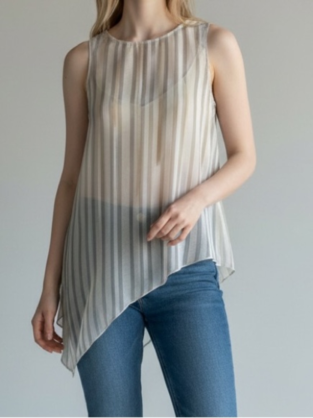 White House Black Market Women's Striped Sheer Chiffon Sleeveless Sharkbite Hem